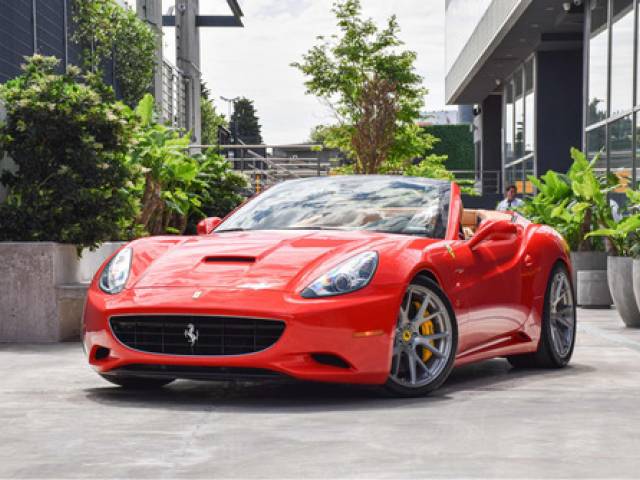 Ferrari California 4.3 460cv 2010 rojo 4.3 $390.000