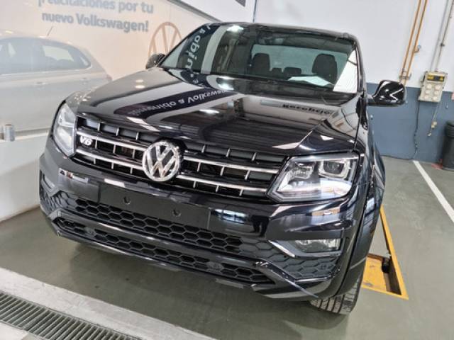 Volkswagen Amarok 3.0 V6 Extreme Black Style Pick-Up negro $50.990.000