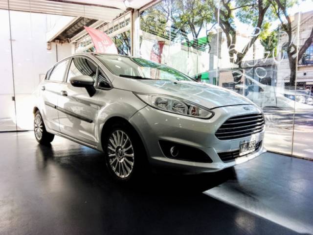 Ford Fiesta Kinetic Design 1.6 Se 120cv 2014 nafta Belgrano