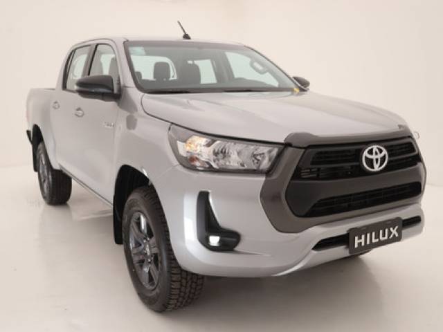 Toyota Hilux 2.8 Cd Sr 177cv 4x4 2023 2.8 automático $37.600.000